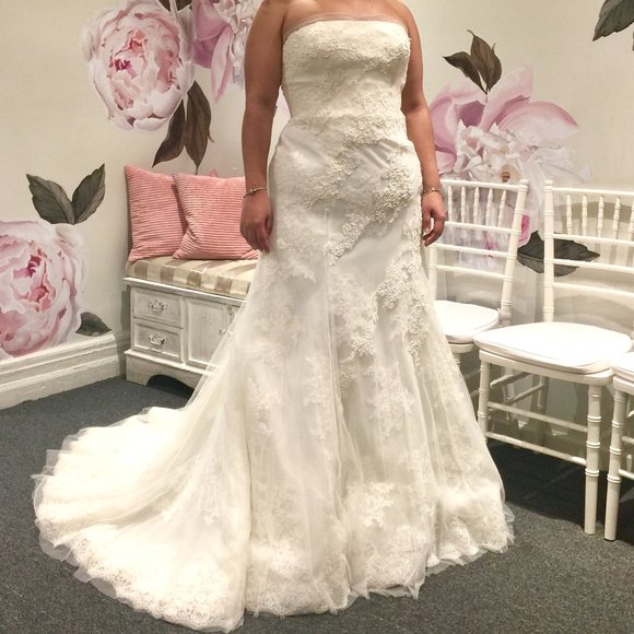 PLUS SIZE SAN PATRICK WEEEDING GOWN! - Picture 3 of 7